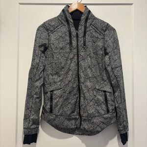 Lululemon Spring Forward Rain Jacket Black White Floral Print Size 4 Full Zip